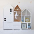 Zestaw mebli w ksztalcie domkow
