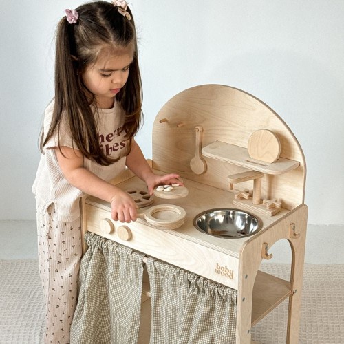 drewniana kuchnia dla dziecka