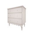 Komoda Wood Luck Design Babushka w białym kolorze z ozdobną falbanką i opcją montażu przewijaka