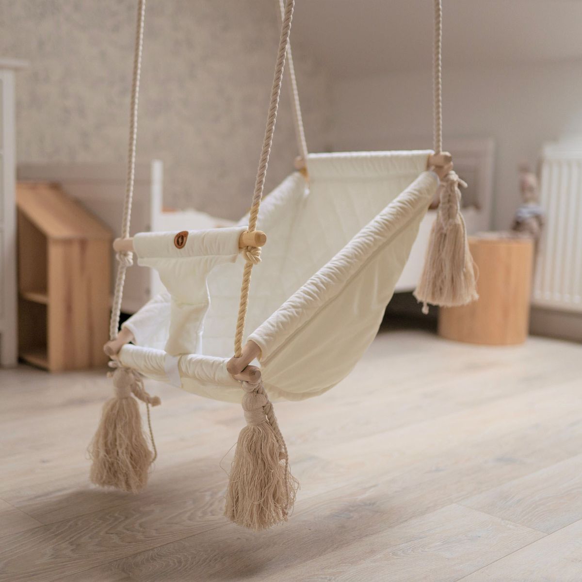 kołysko- huśtawka dla niemowlaka